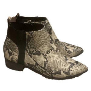 Parker + Sky Reptile Snakeskin Tan Pointed Toe Chinky Heeled Booties Size 8.5